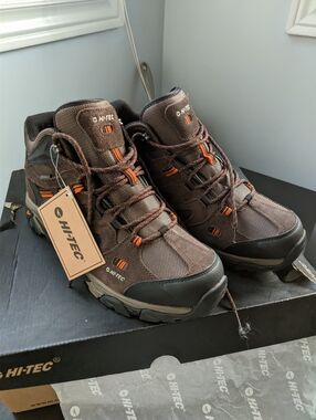 NWT Hi-Tec Ravus Vent Mid Waterproof Men’s Sz 11 Dark Brown Hiking Boots